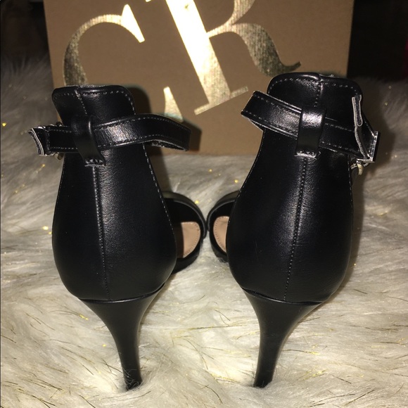 Black Ankle Strap Heels🖤 - Picture 3 of 5